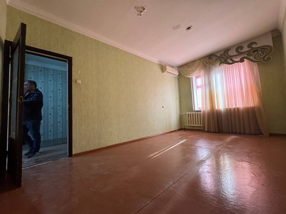 Шайхонтохур р-н Ибн-Сино-2 Ор-р:*Ресторант Башкент* 3/5/5 (70м²)