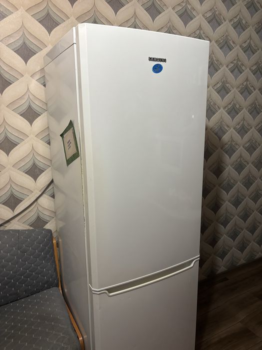 Продам Холодильник Samsung!