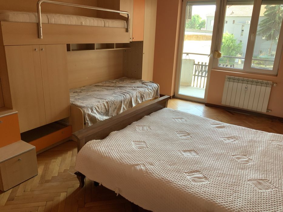 Apartament de inchirait oradea LUX 4 CAMERE Et1 in CENTRU CIVIC.