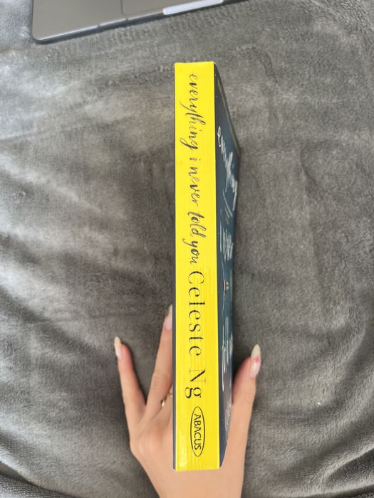Книга “Everything I Never Told You” Celeste Ng