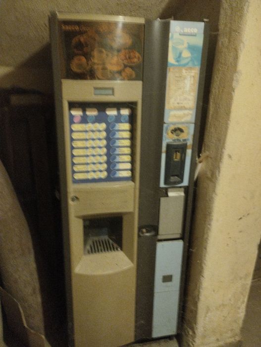 Продавам две кафе машии