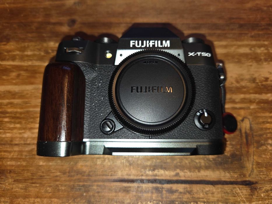 Fujifilm X-T50 Graphite Kit cu Obiectiv 16-50mm f/2.8-4.8