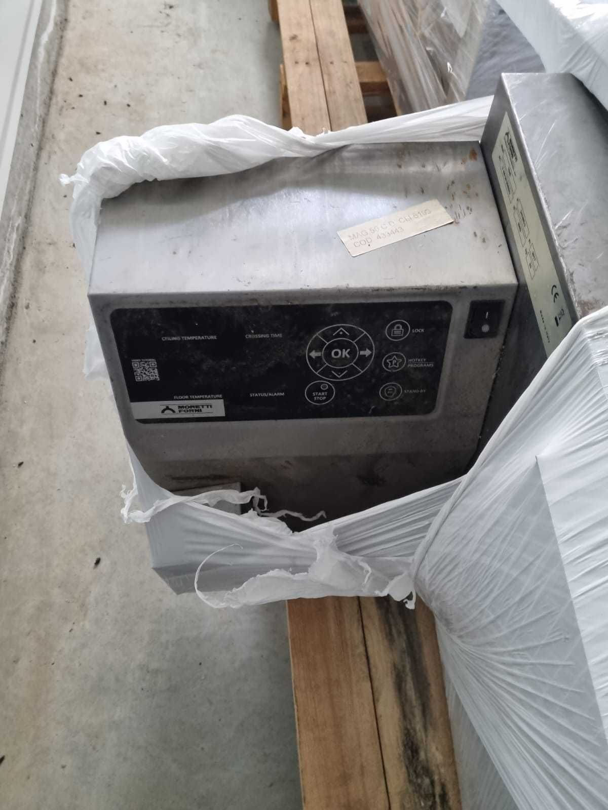 Cuptor covrigi Moretti Forni, an 2022, 380 V, bandă 40 cm