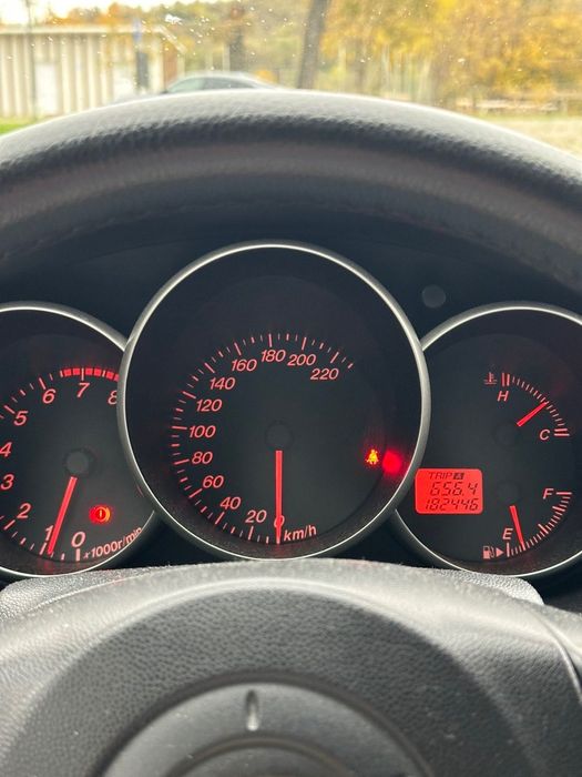 Vând urgent Mazda 3