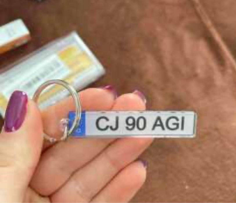 Breloc personalizat cu nr de inmatriculare auto