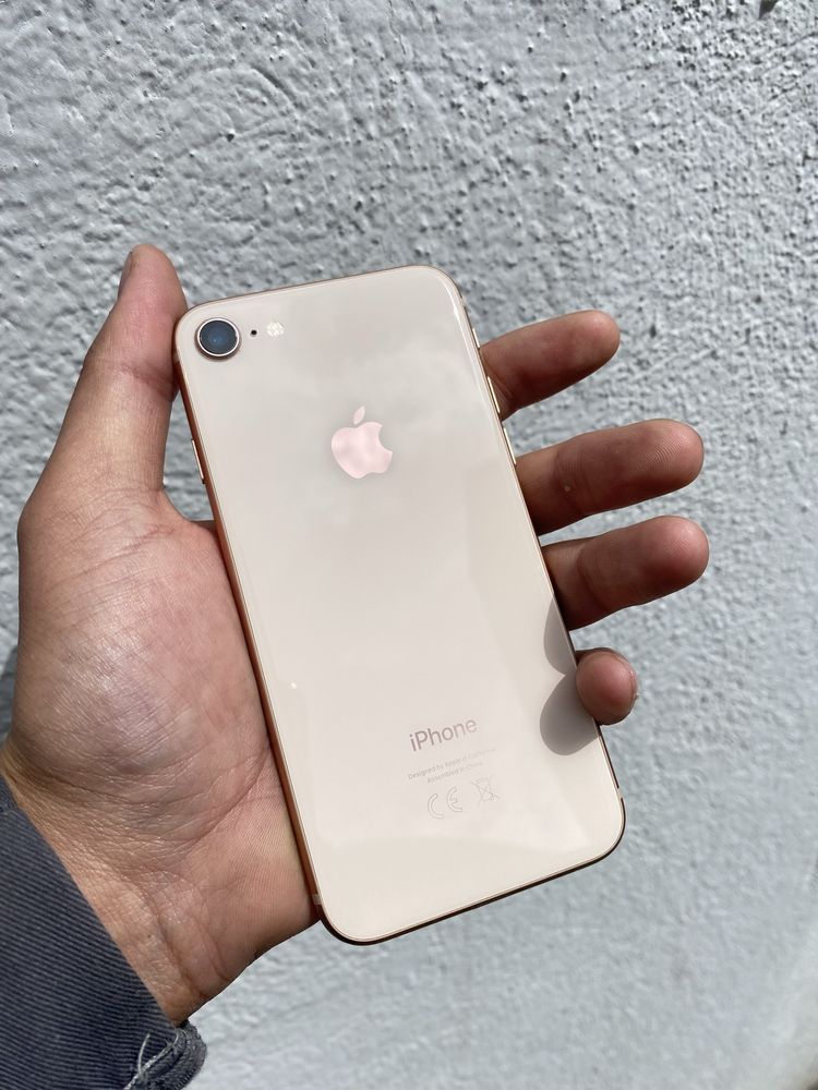 Iphone 8 в отличном слстоянии