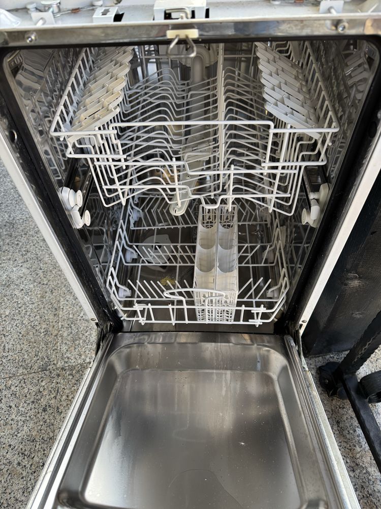 Masina spalat vase marca whirlpool