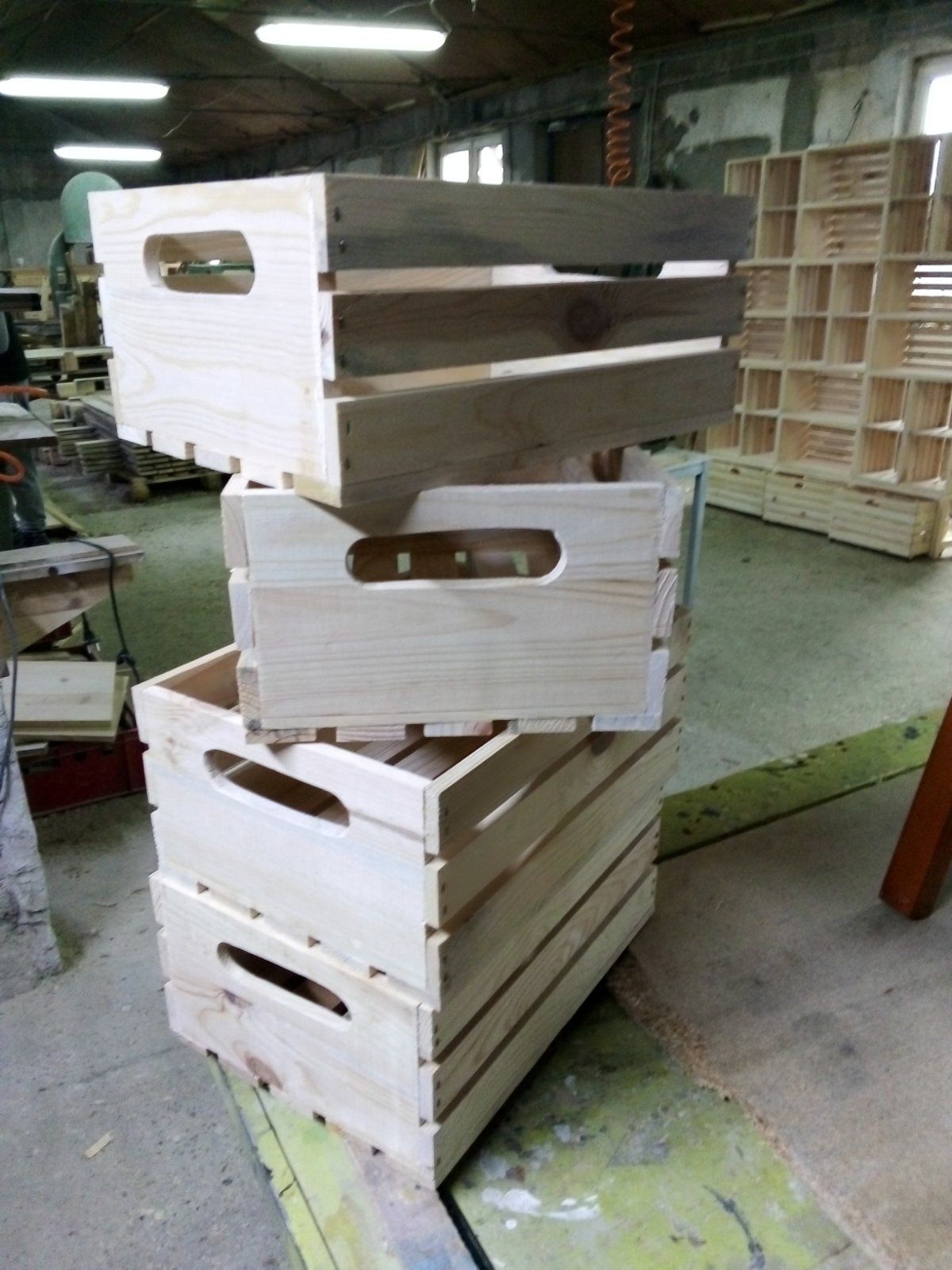 Дървени щайги за декорация и обзавеждане