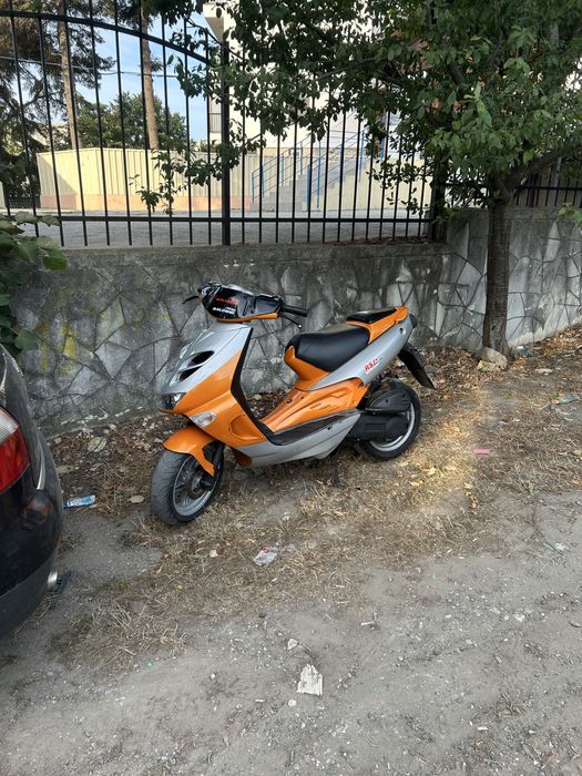 Продавам aprilia sr 2006 със документи