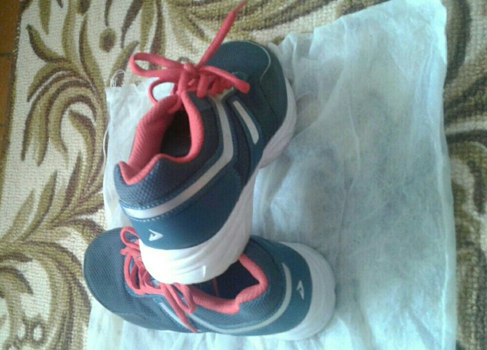 Кроссовки новые 32 размер