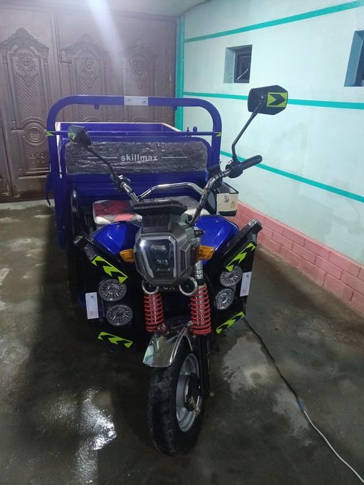 Срочно продаю электроскутер.