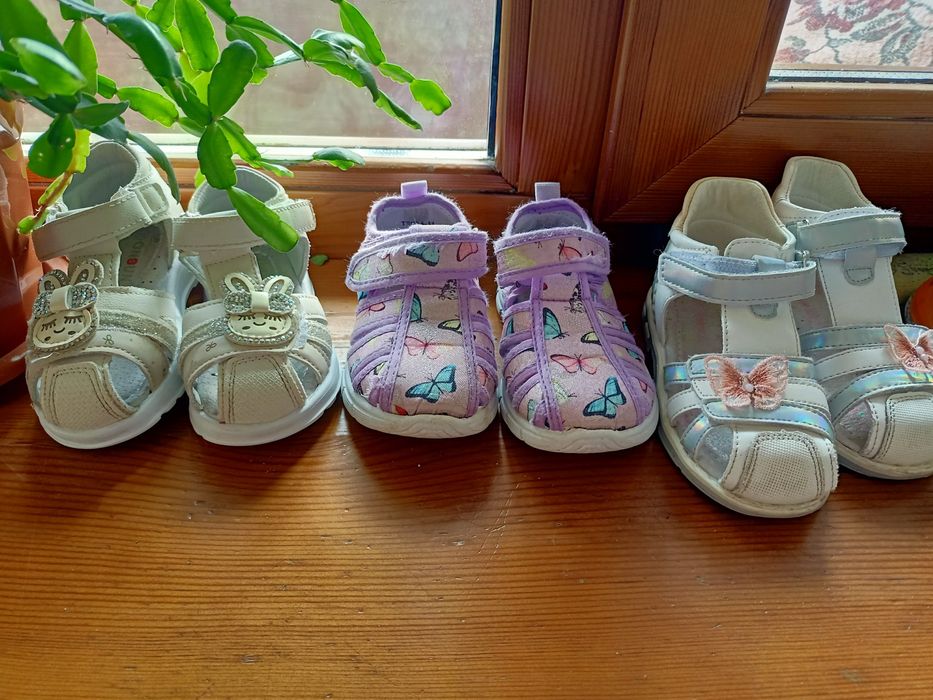 Детская обувь для девочки.
