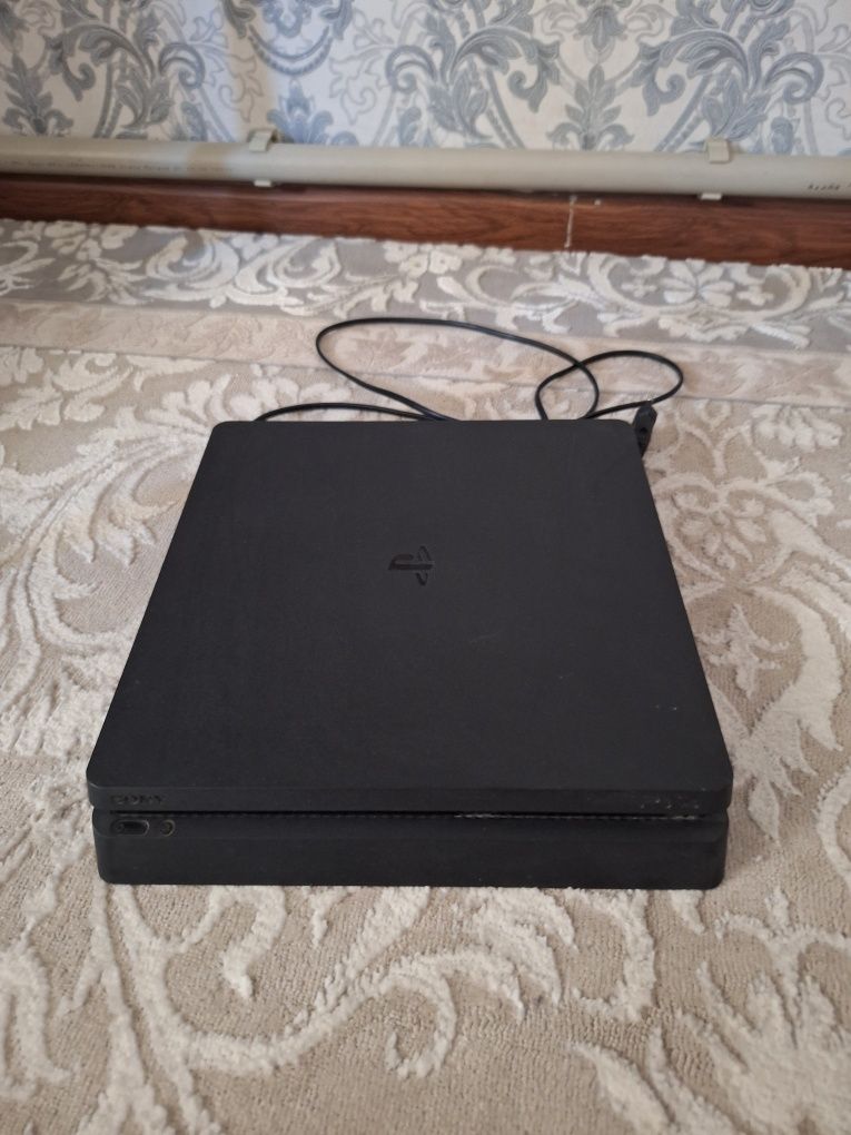 Продается пс 4 slim