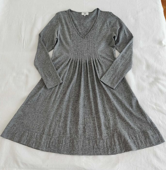 Седем зимни рокли и три други