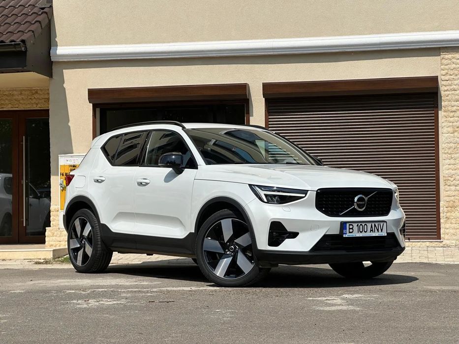 Volvo XC 40 Vând Volvo XC40 T5 Plug-In Hybrid, garanție oficiala, TVA deductibil