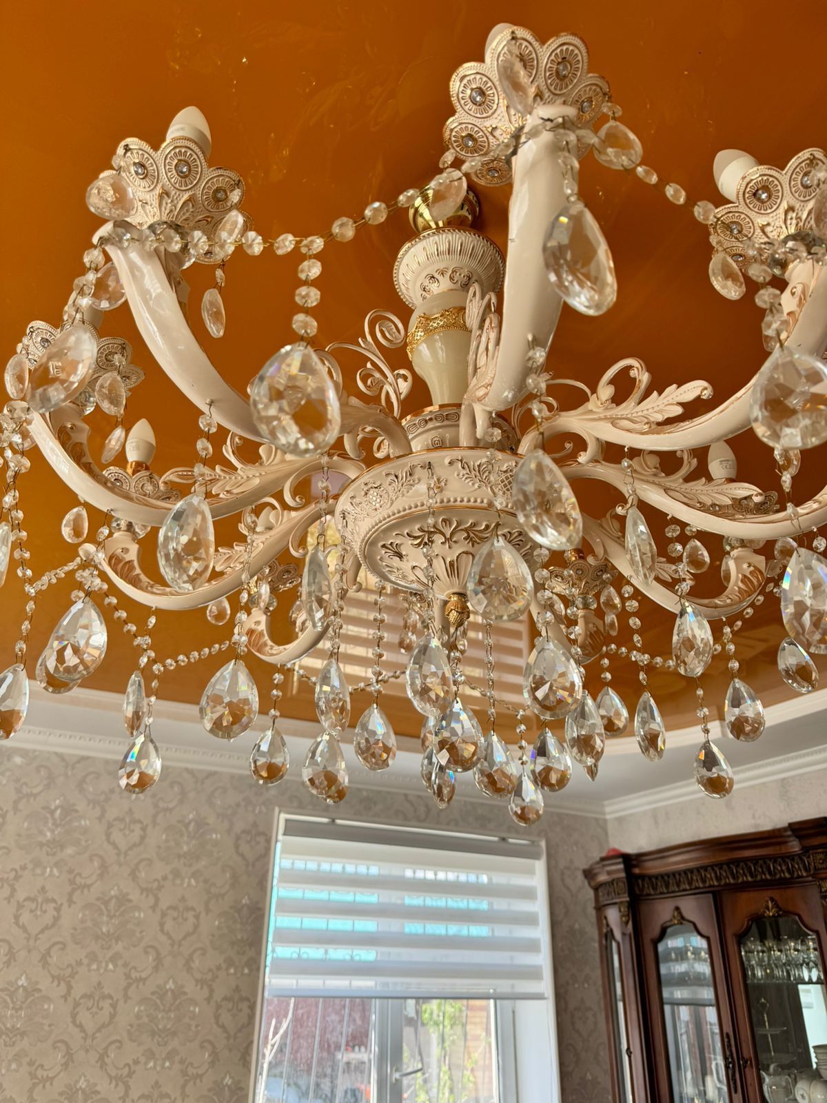 Продам люстру в хорошем состоянии
