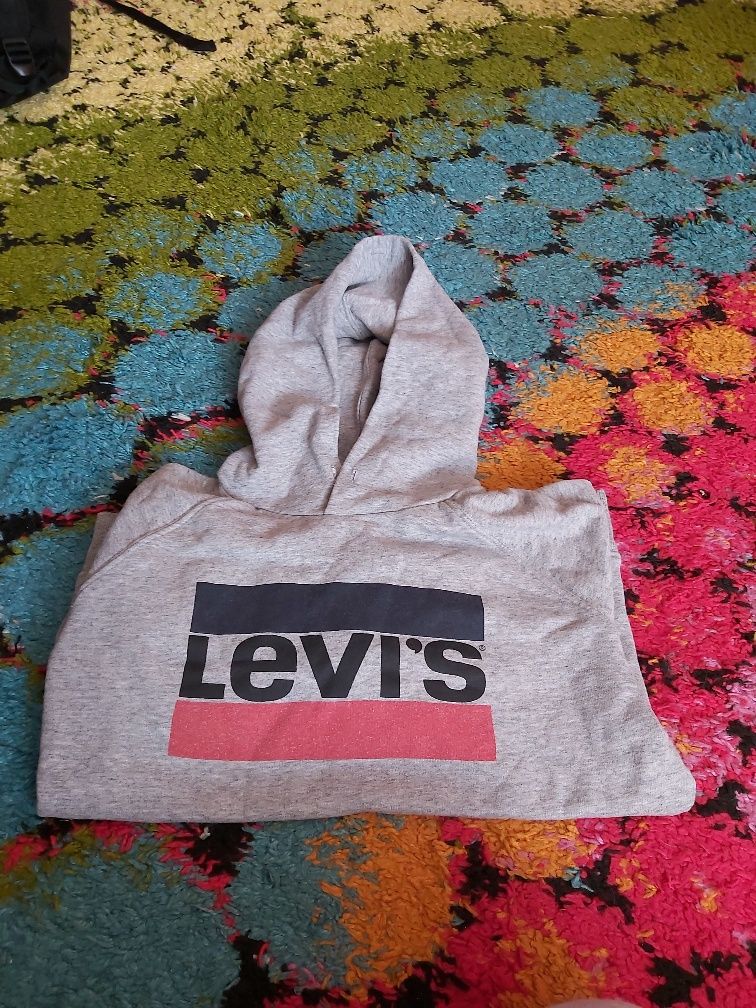 Hoodie Levi's , dama marime xs ,în stare buna ,fără defecte