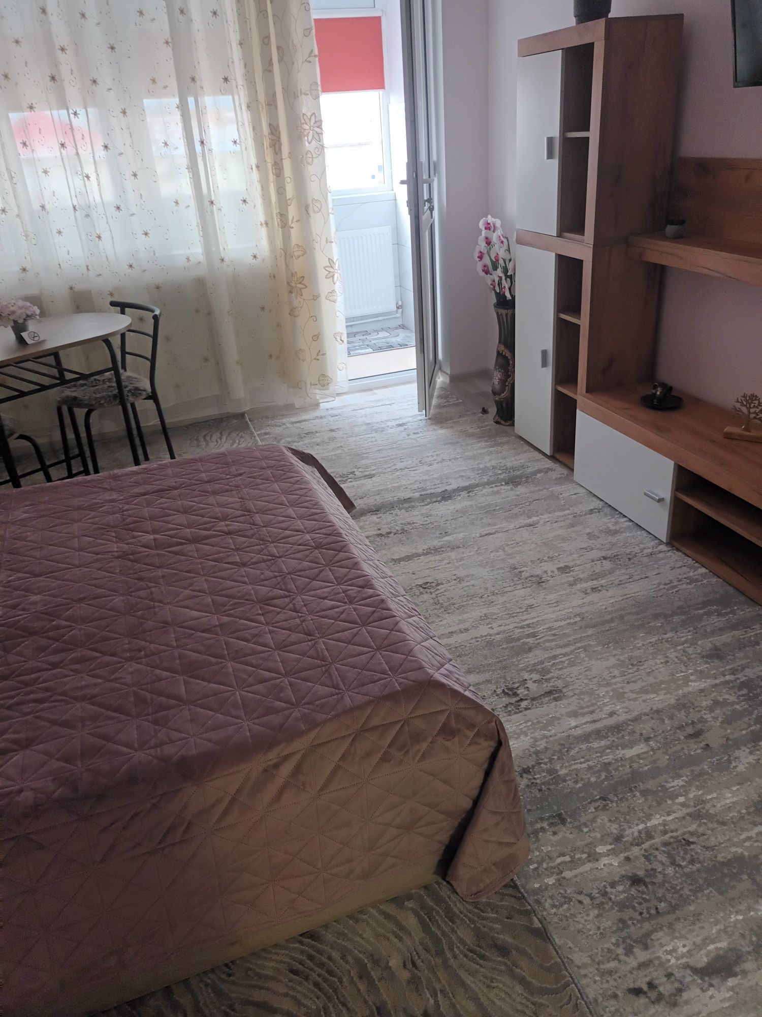 Închiriere garsoniera confort 1