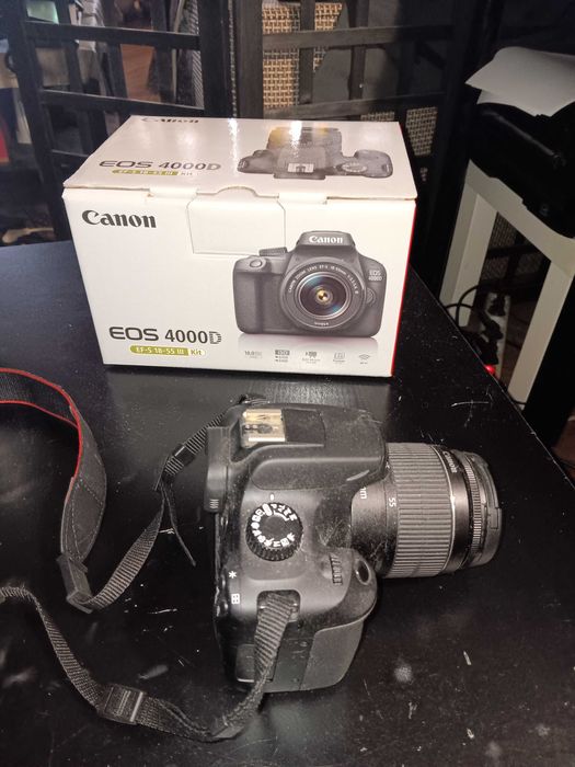 Фотоапарат Canon EOS 4000