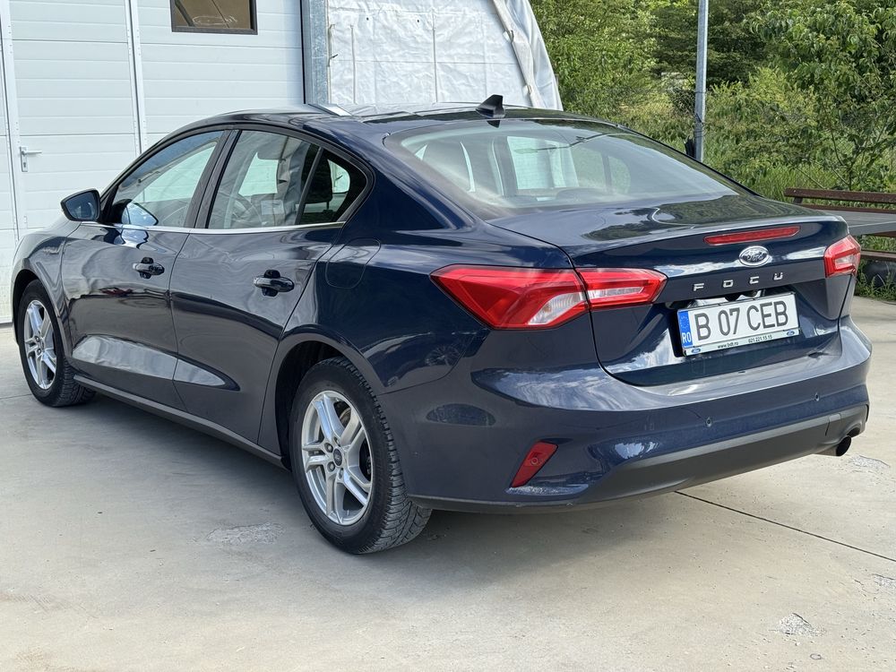 Ford Focus 1.5 TDCI 120cp 2021 Berlina avariat