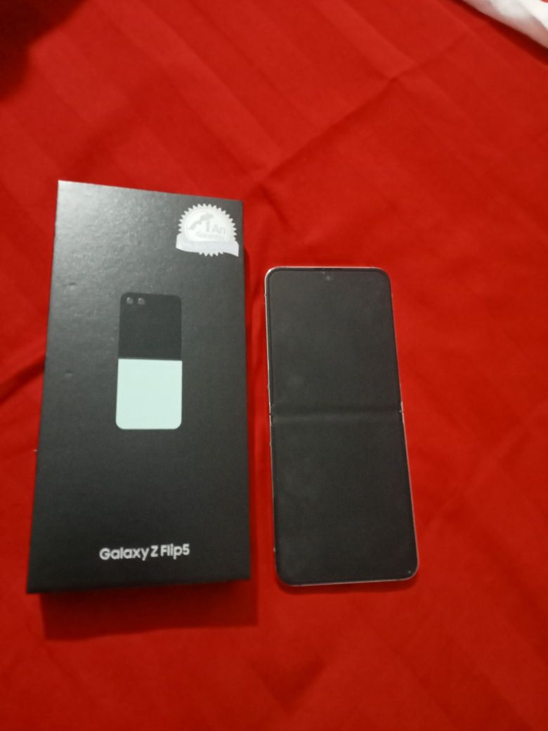 Samsung Z flip 5 8gb x 256gb  5G mentol