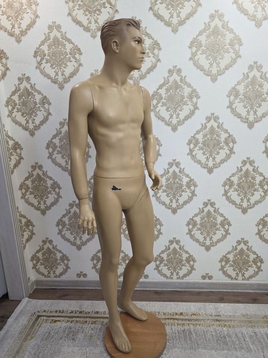 Маникен продам срочно