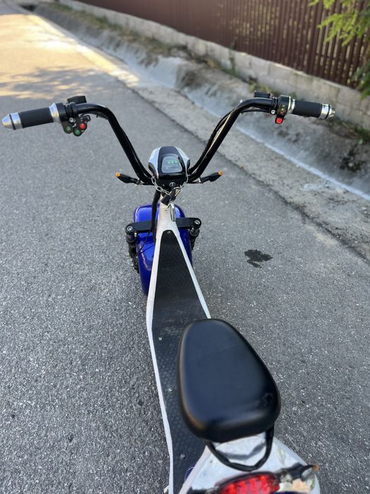 Vând scuter electric motor de 2000w