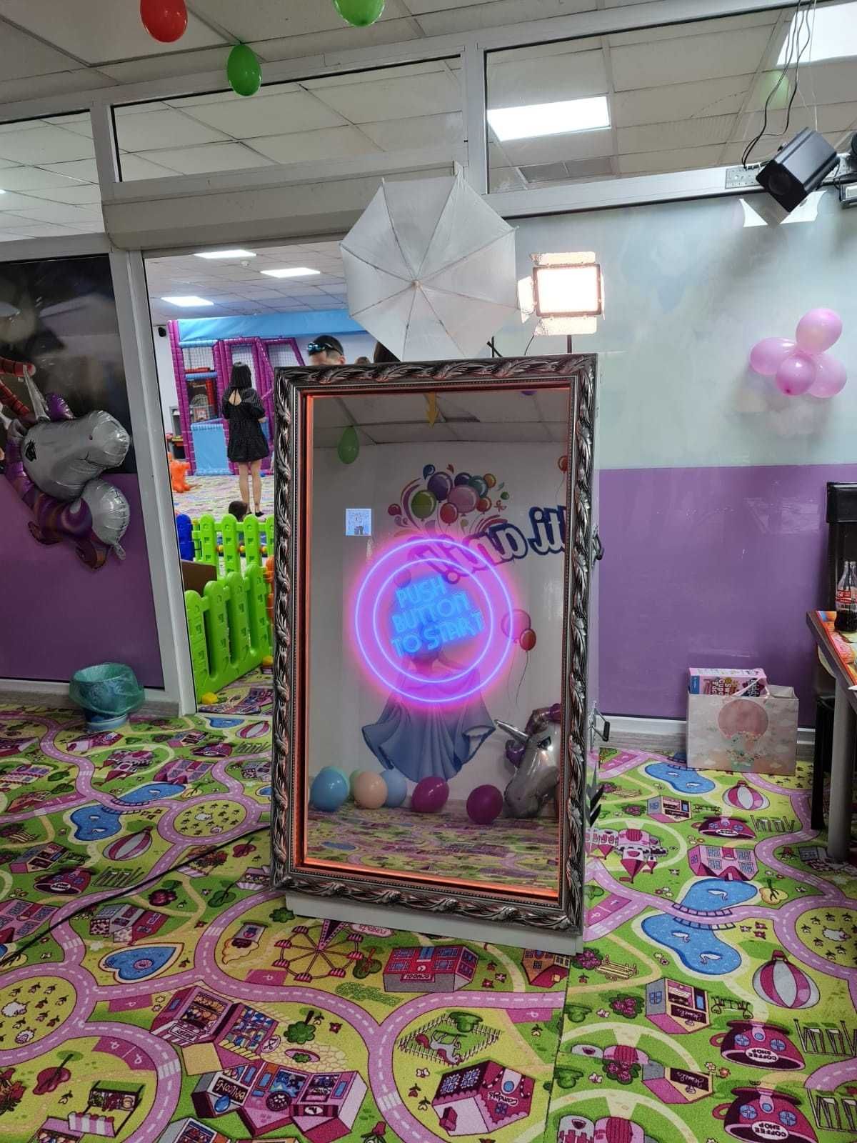 Oglinda Magica  ( cabina foto oglinda foto )