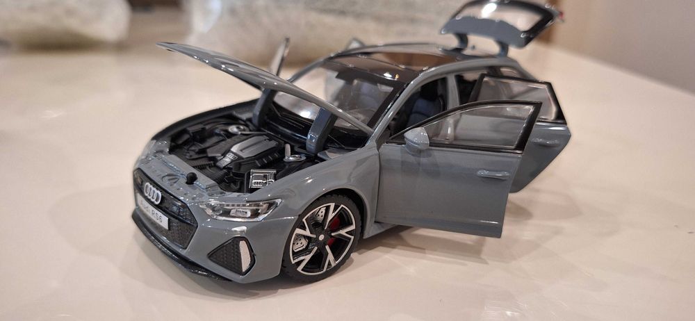 Ауди Audi RS6 1:32 отваряеми врати, капак, светещи фарове и стопове