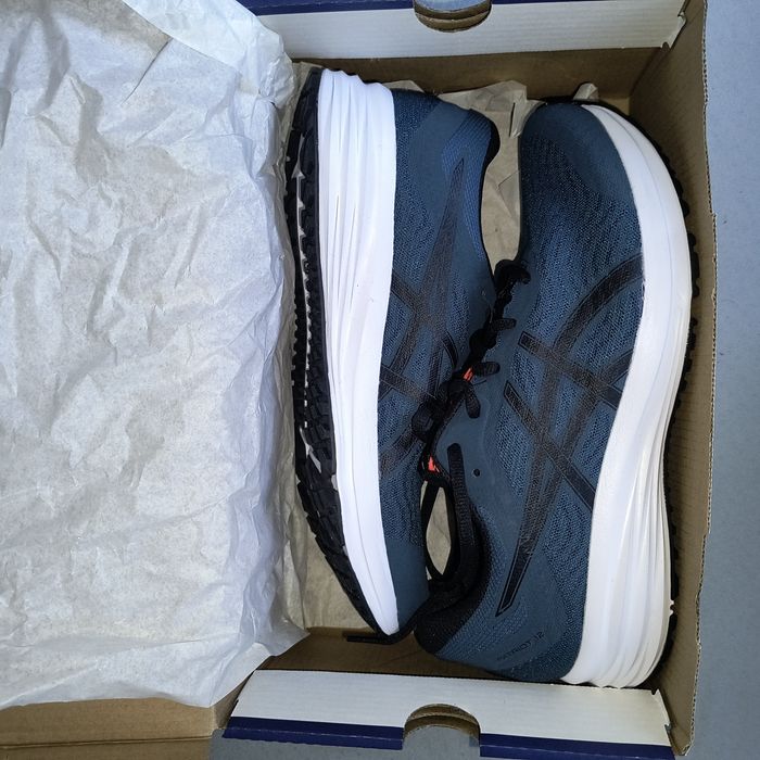 Мъжки маратонки Asics 40.5 номер