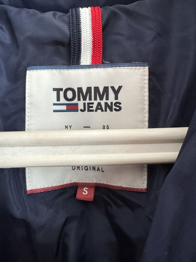 Дамско зимно яке Tommy Jeans