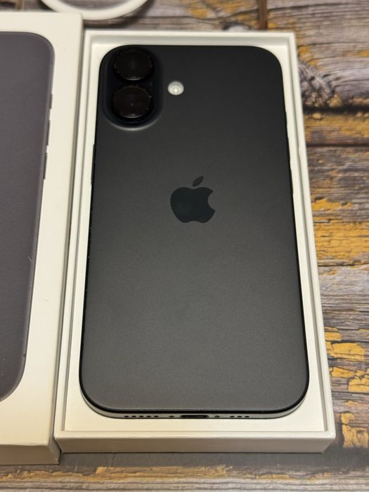 iPhone 16 Black 128GB – ca nou, garanție eMAG până în Decembrie 2026