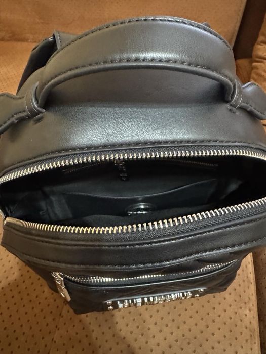 дамса раница,която е чисто нова!