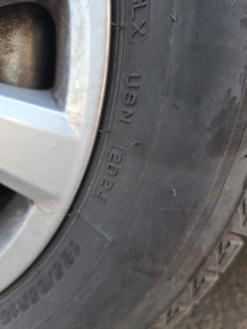 Перфектни летни гуми Bridgestone 185/65/15 Дот 24