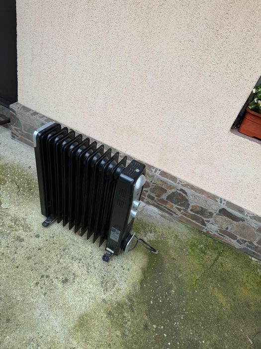 Radiator caldura cu  ulei  calorifer cu termostat