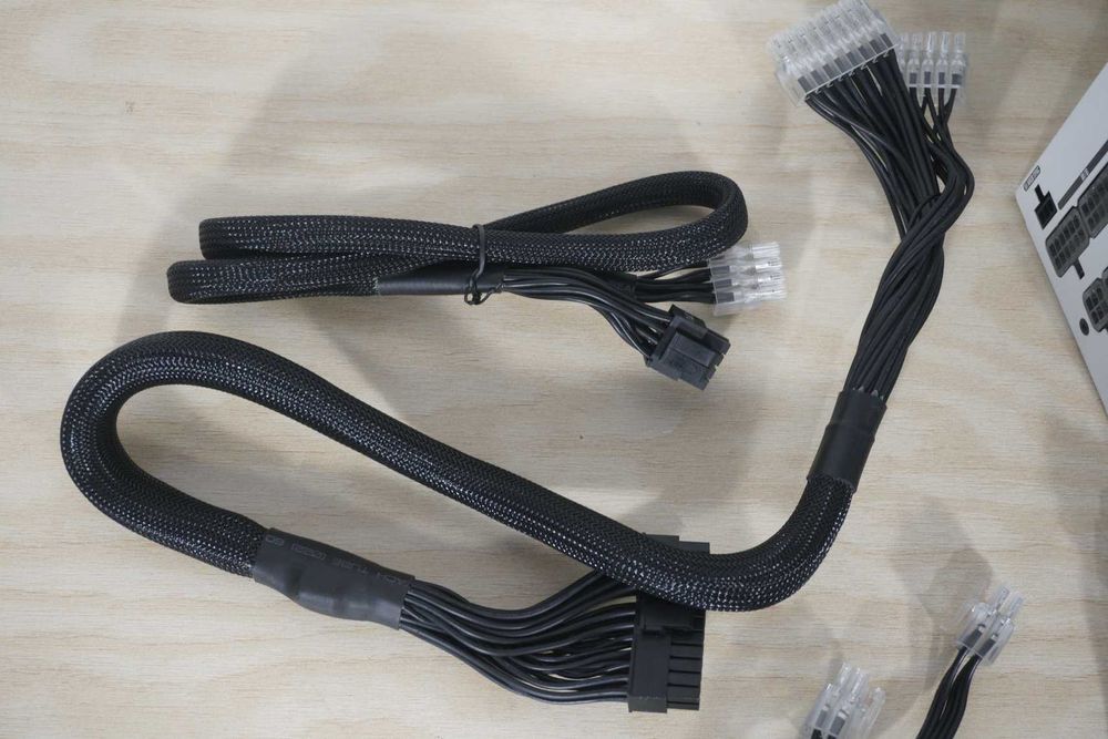 Захранване PSU 850W Super Flower RGB White 80+ Gold / Вкл.ДДС