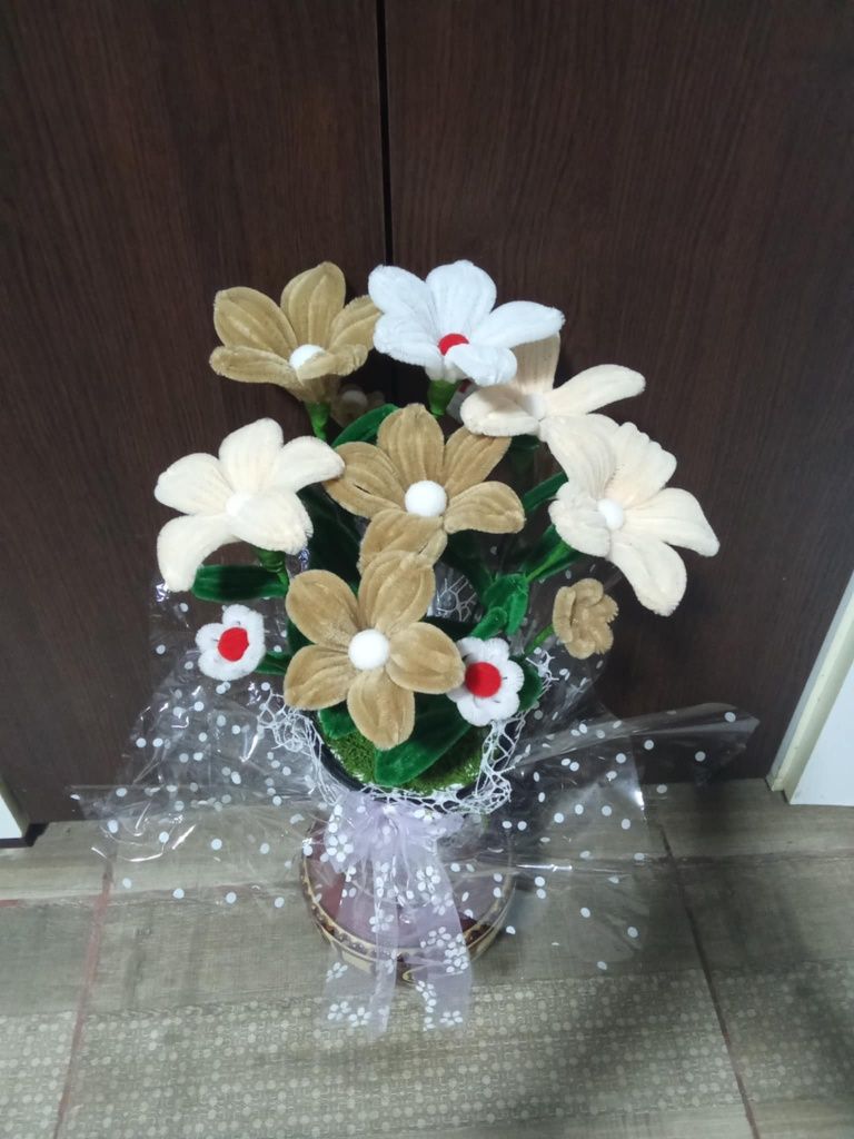 Artă înflorită manual – Aranjament floral unicat