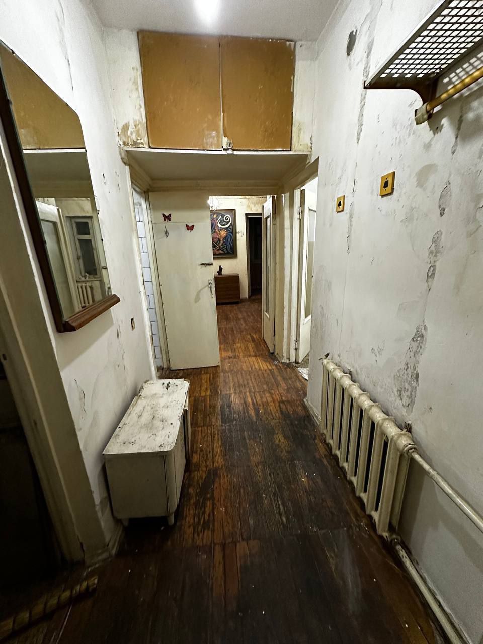 Продаётся квартира 1/4/4- 42 м2 на Себзаре метро Г.Гуляма без ремонта