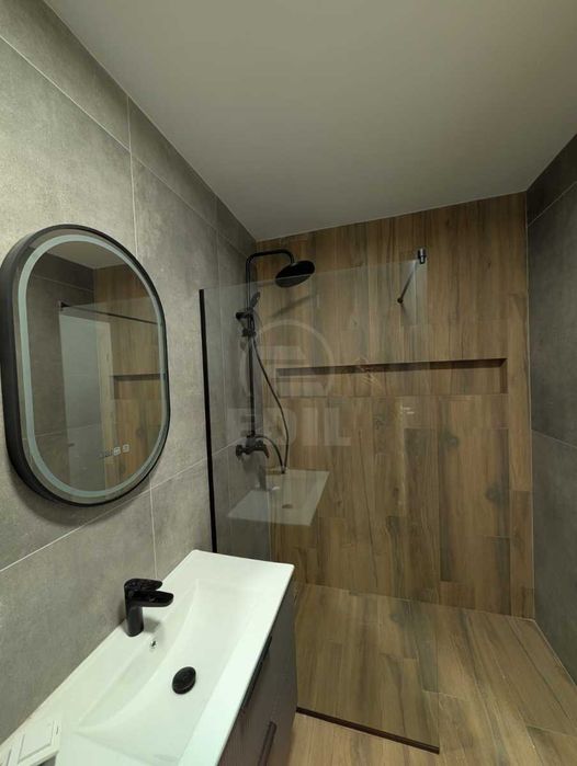 Apartament 3 camere zona Eroilor