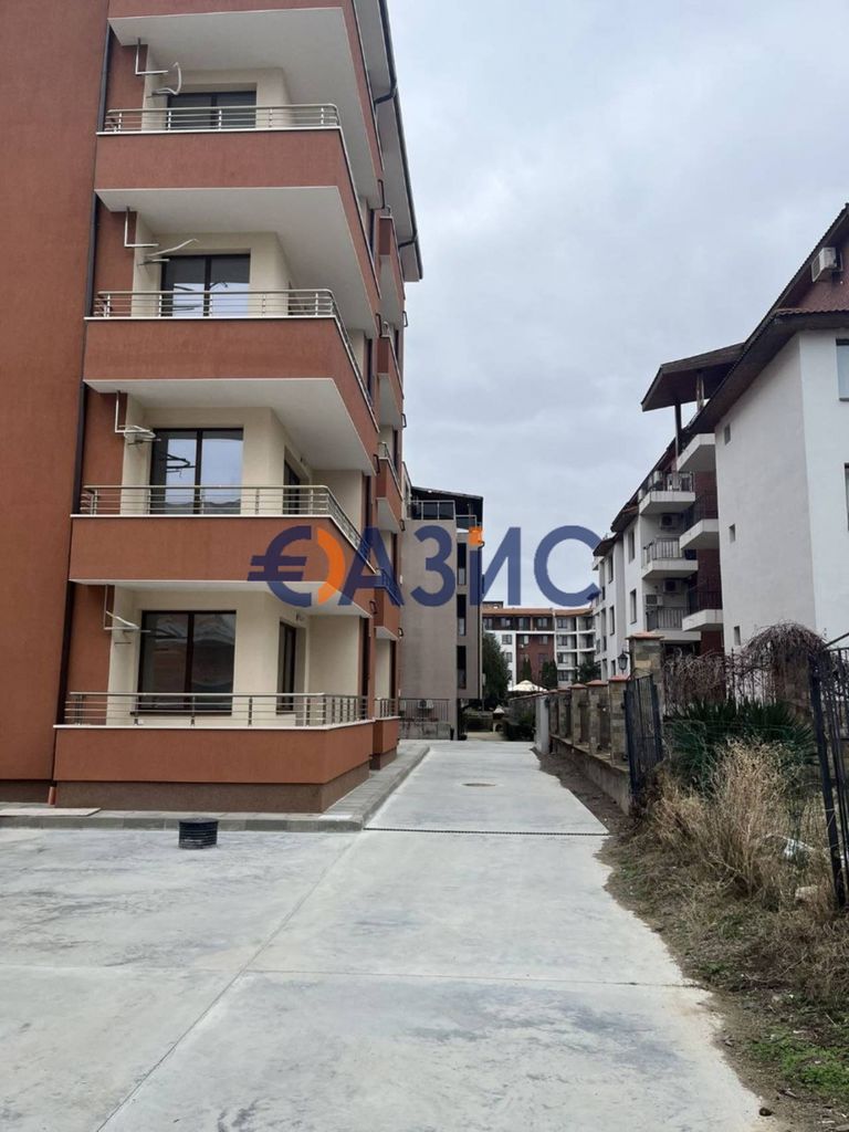 Продава се Едностаен апартамент в с. Равда, Област Бургас - 42 кв.м за 1500 €/кв.м - Снимка #2
