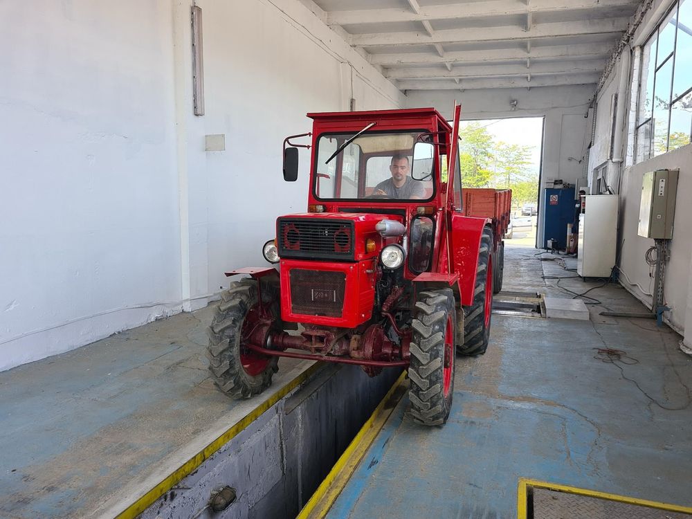 Tractor U 445 + remorca RPV 2,5 basculabila Mergedia