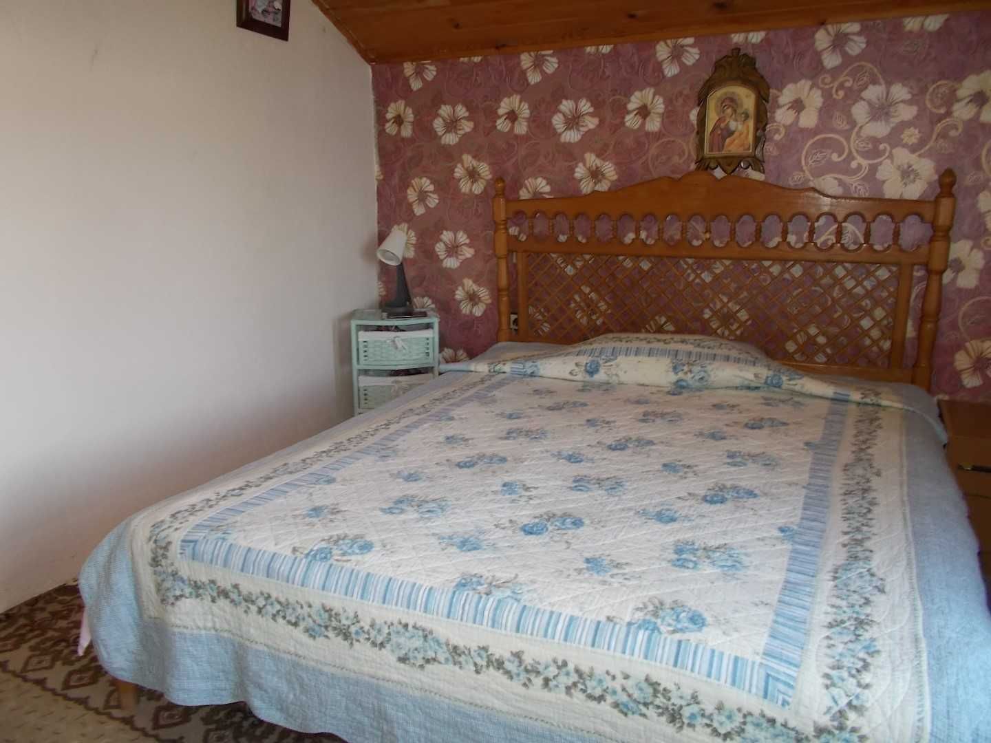 Продавам триетажна къща в с.Сливенци