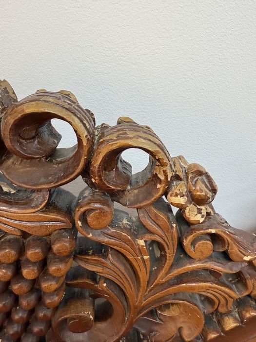 Антикварный диван- софа из натурального дерева