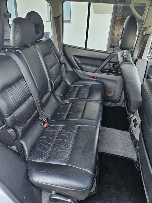 Vând Mitsubishi Pajero 3.2