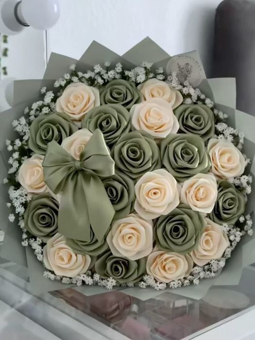 Trandafiri din satin, orice culoare, realizați manual