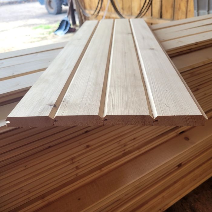 Vand lambriu și cherestea de brad