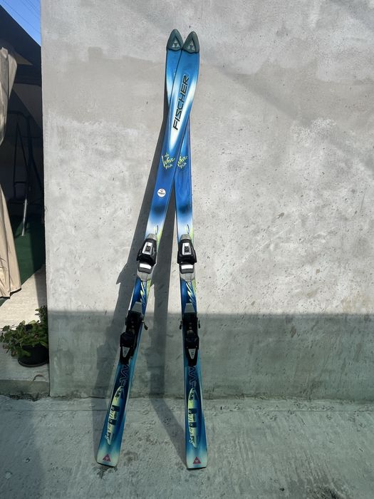 2 perechi schiuri Fischer cu legături incluse – 400 lei ambele