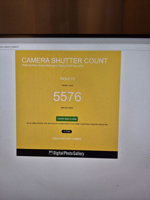 Nikon D3000 + obiectiv 18-55mm — ~5.000 cadre, stare excelentă