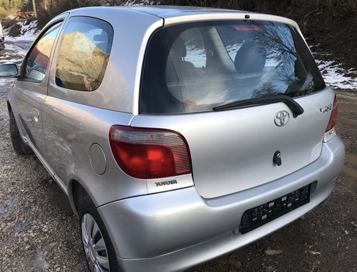 Toyota yaris 1.0 vvt i на части