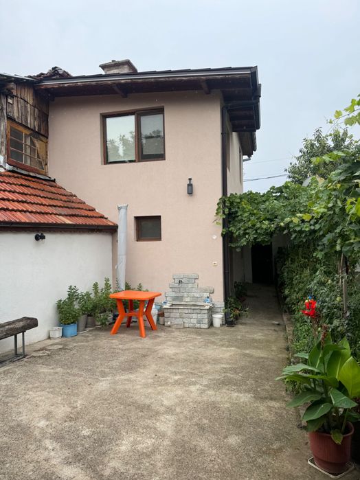 Продавам къща в село Червен бряг област Кюстендил обшина Дупница